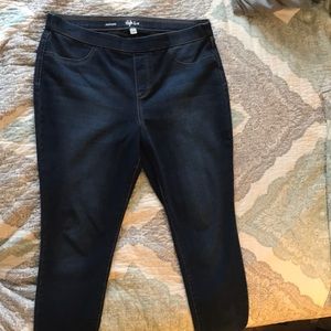 style & Co denim jeggings. Pull on stretch fabric